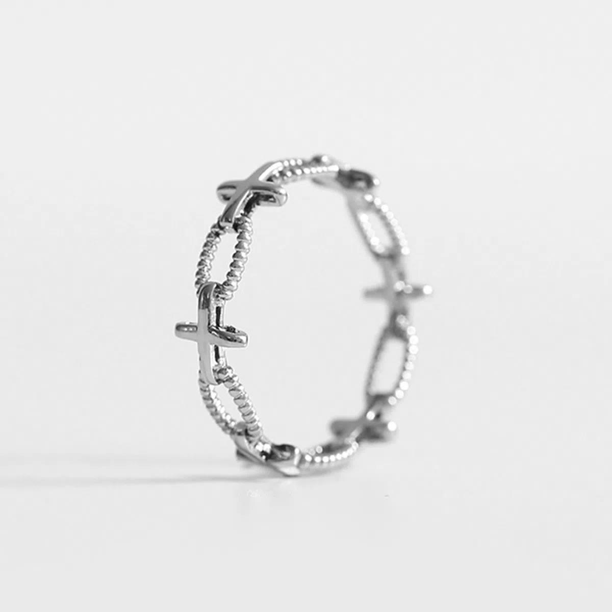 Minimalist Retro Style Cross Engraved Faith Ring