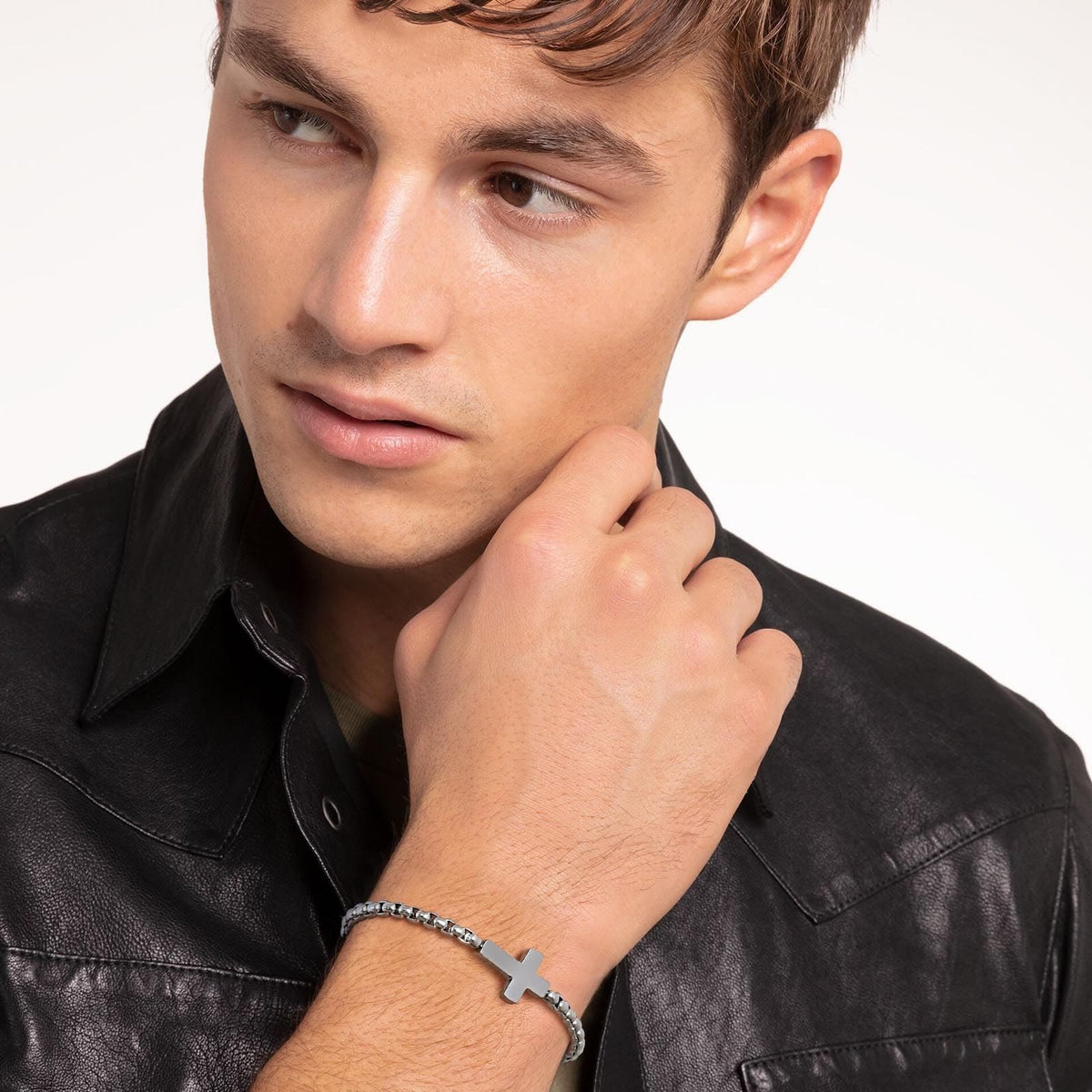 Minimalist Cross Chain Bracelets: Two Colors with Blessing Card