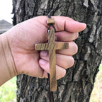 Red & Green Sandalwood Cross Necklace — Natural-Grain Symbol of Blessing
