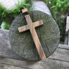 Red & Green Sandalwood Cross Necklace — Natural-Grain Symbol of Blessing