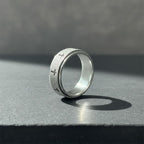 Rotating Cross Spinner Stress-relieving Ring: Emblem of Unshakable Faith