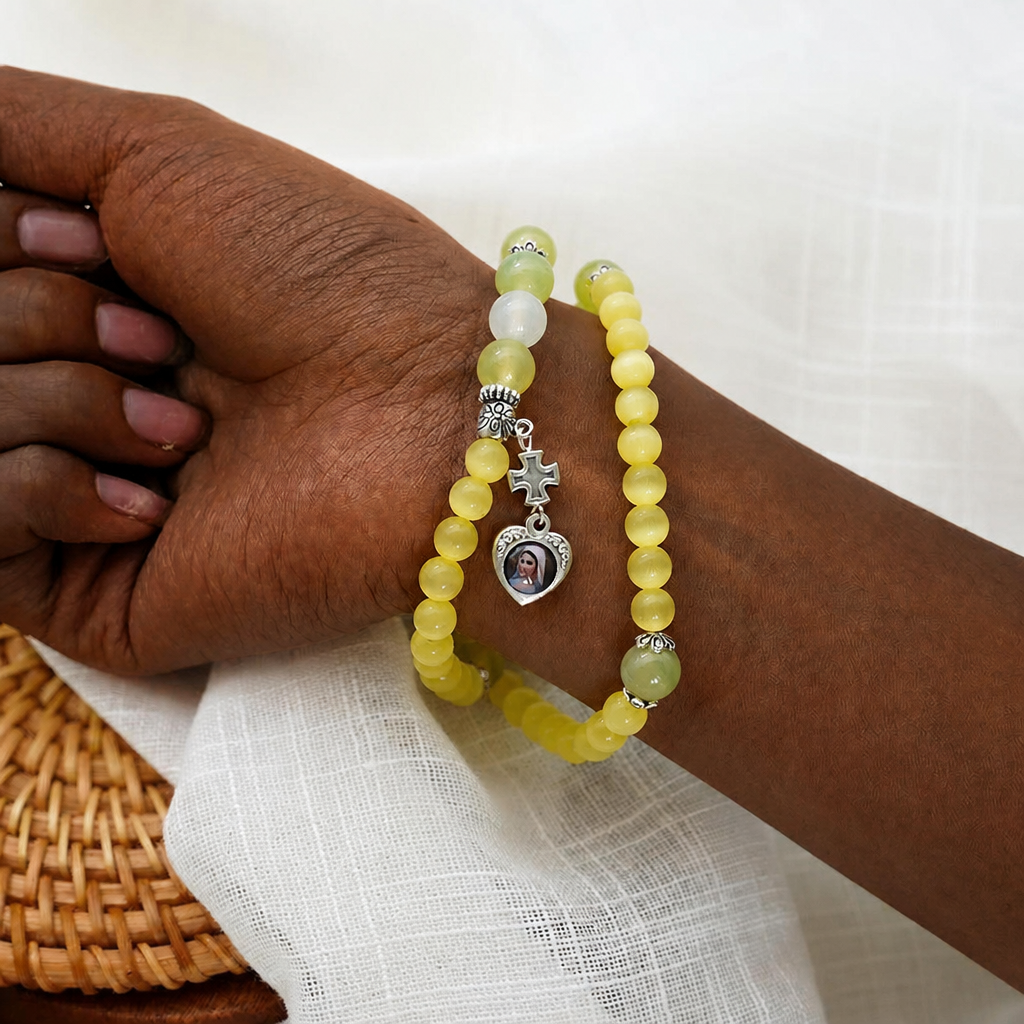 Minimalist Adjustable Bracelet with Multicolored Cat's Eye Stones and Miraculous Medal